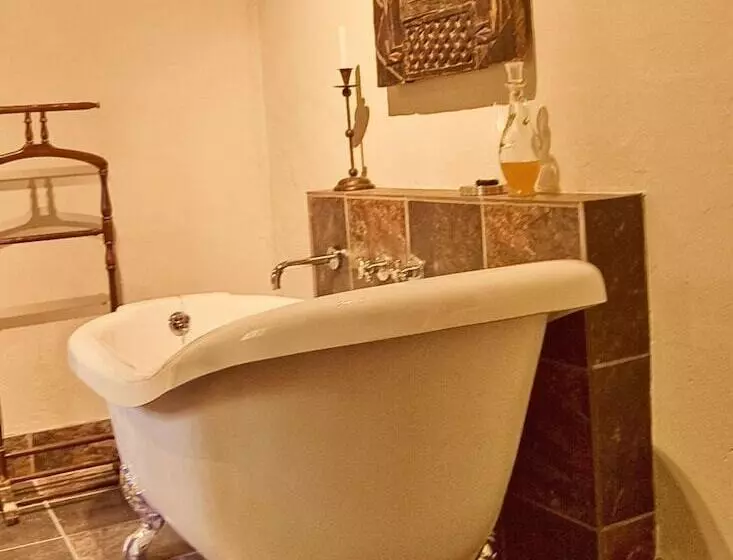 Отель Augusta De Mist Country House