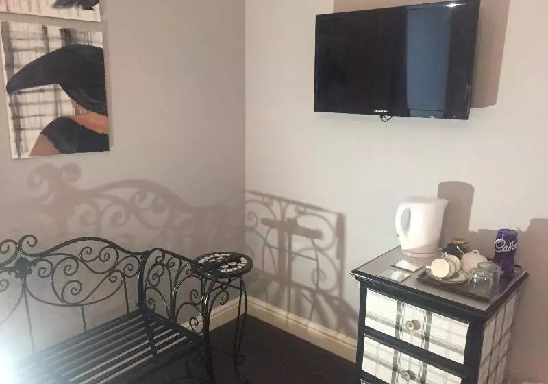 Otel Cairnryan House