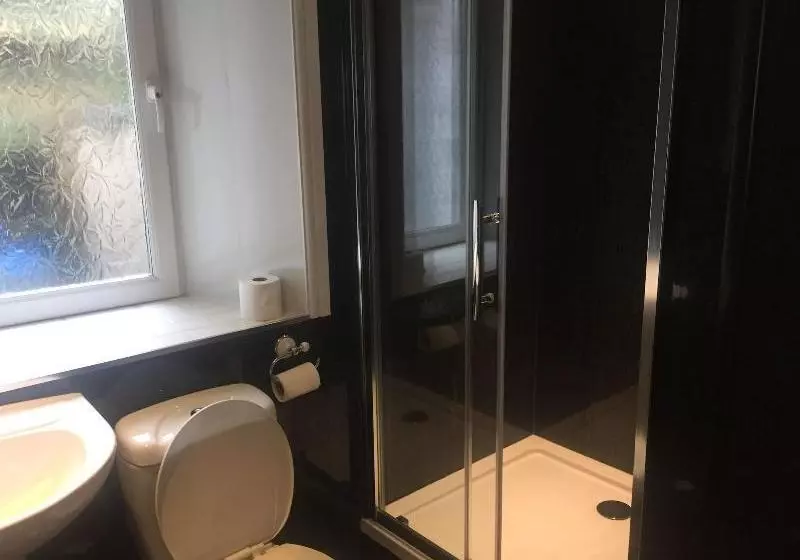 Otel Cairnryan House