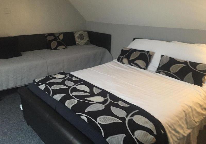 ホテル Cairnryan House