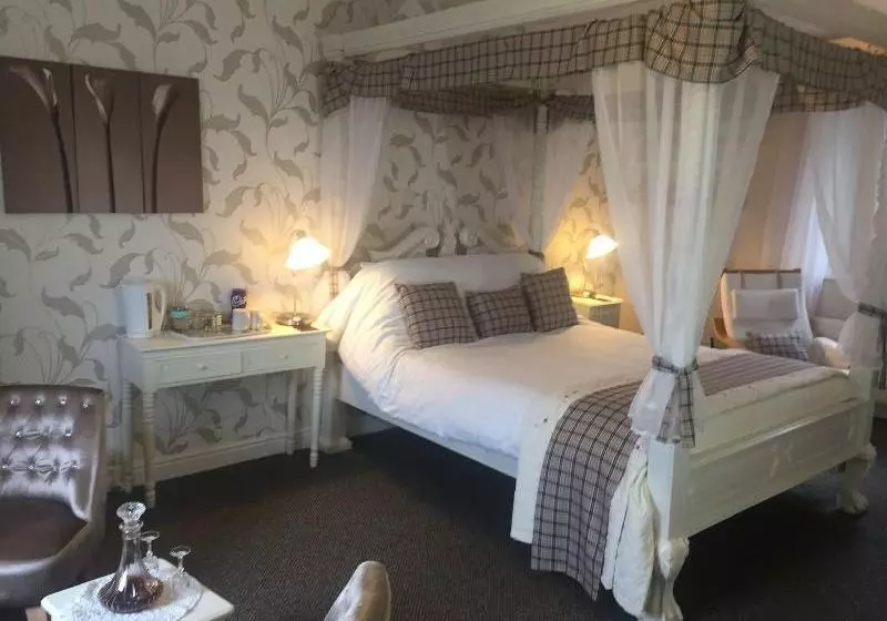 Otel Cairnryan House