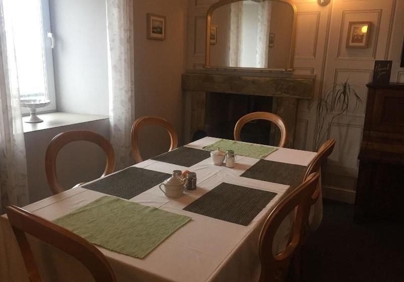 ホテル Cairnryan House