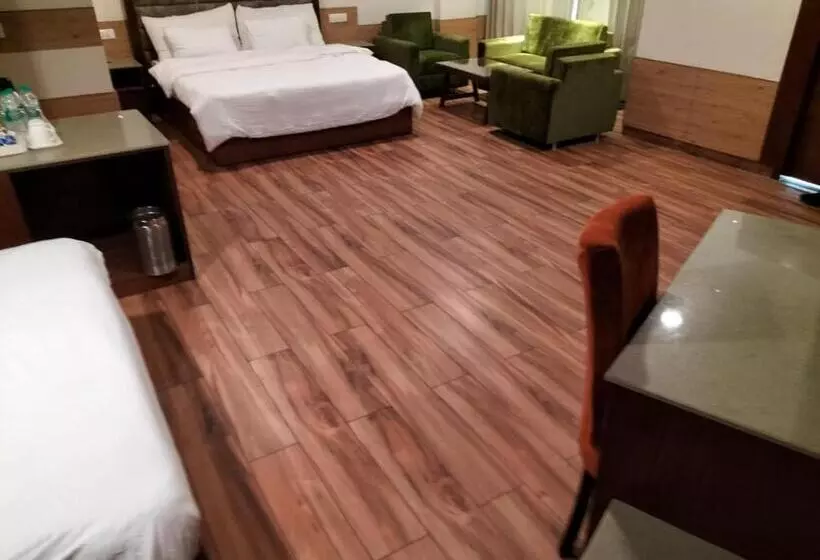 Hotel Cardinal Ambica