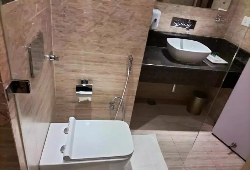 Hotel Cardinal Ambica