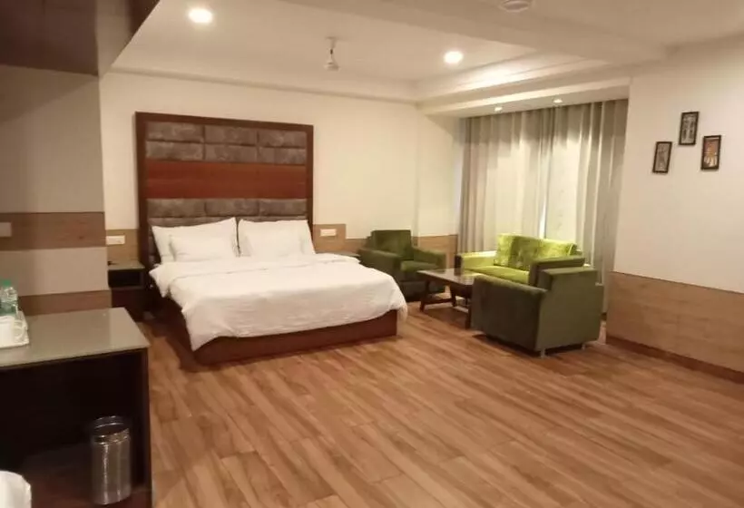 Hotel Cardinal Ambica