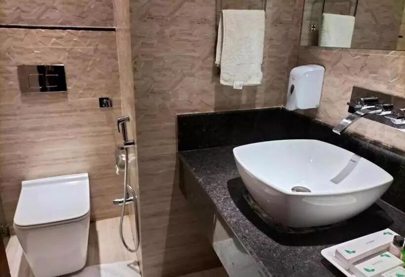 Hotel Cardinal Ambica