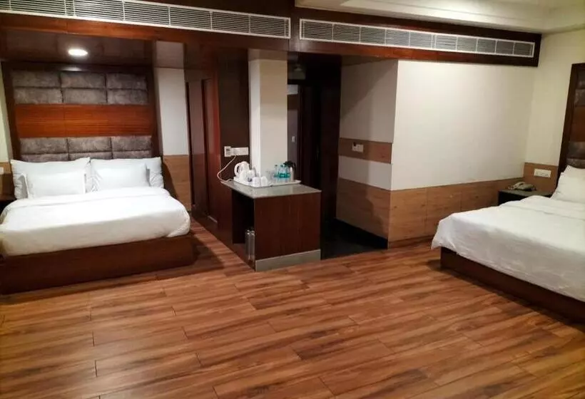 Hotel Cardinal Ambica