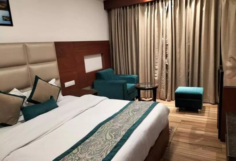 Hotel Cardinal Ambica