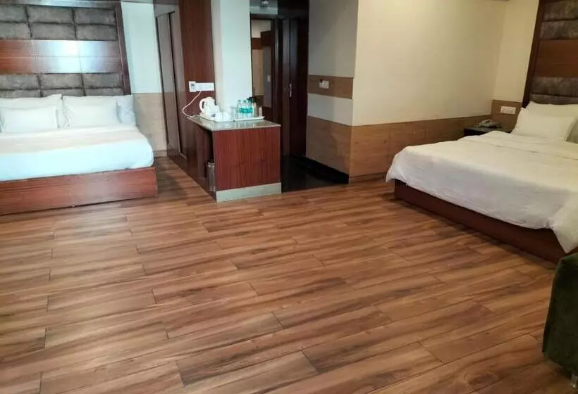 Hotel Cardinal Ambica