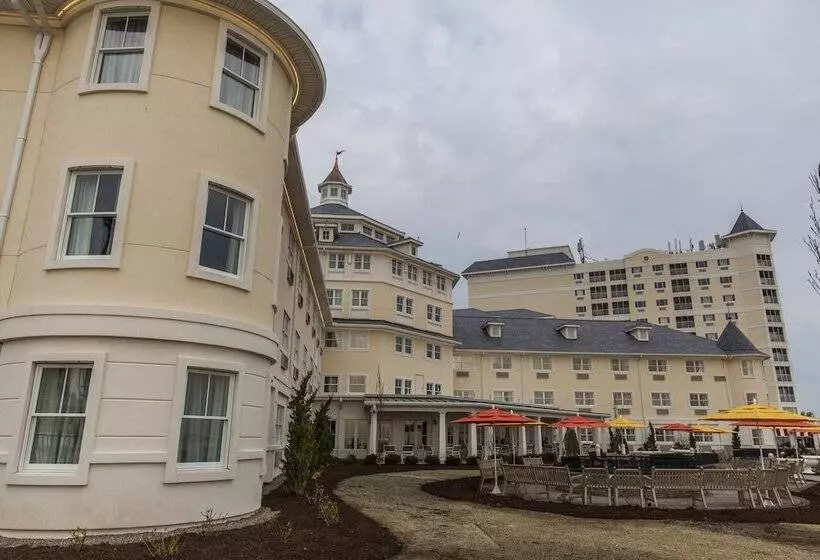 Cedar Point Hotel Breakers