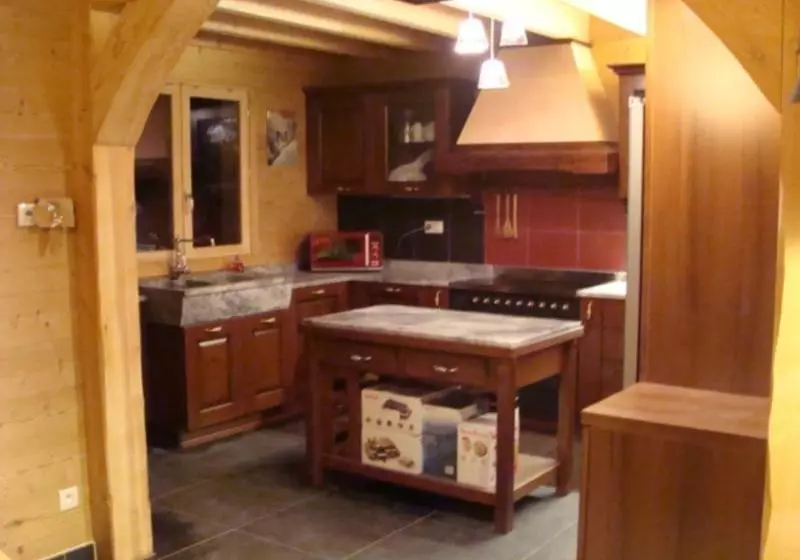 هتل Chalet Les Clarines