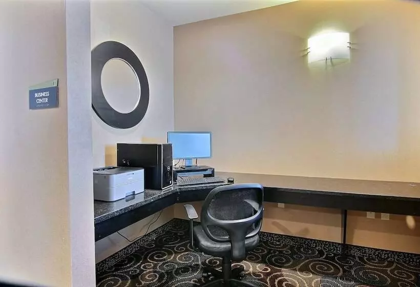 Cobblestone Hotel & Suites Beulah