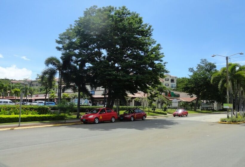 فندق Colono Beach