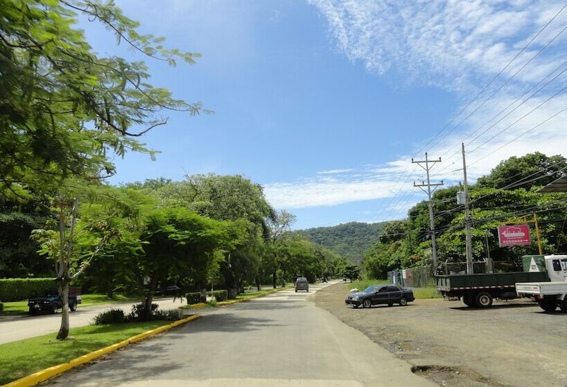 فندق Colono Beach