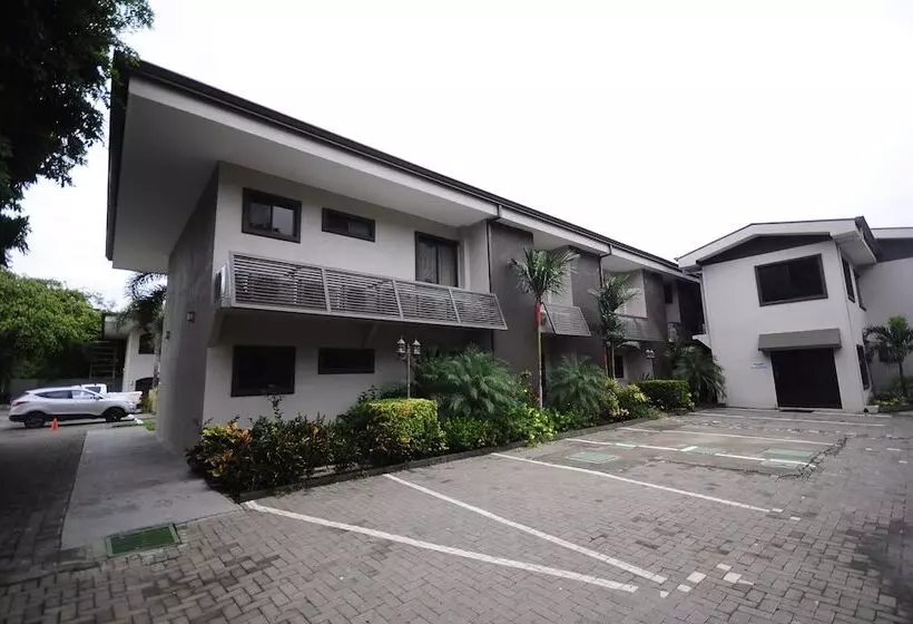 فندق Colono Beach