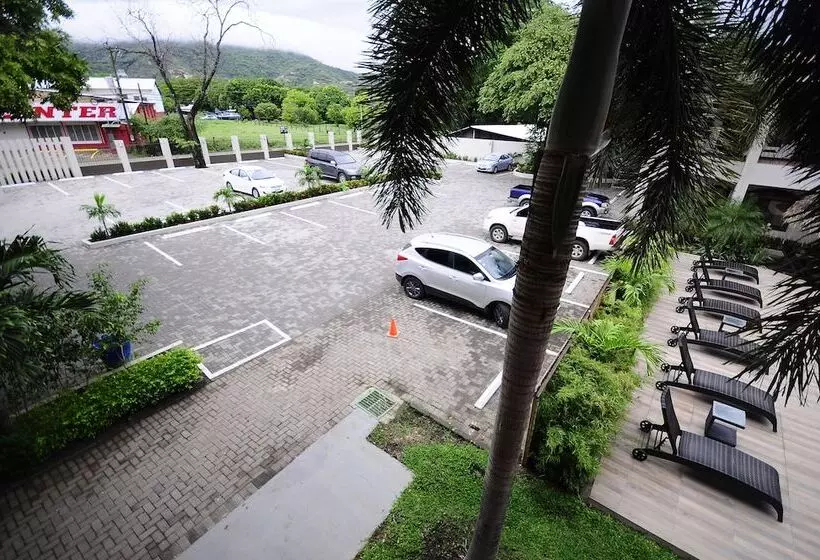 فندق Colono Beach