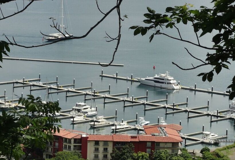 فندق Colono Beach