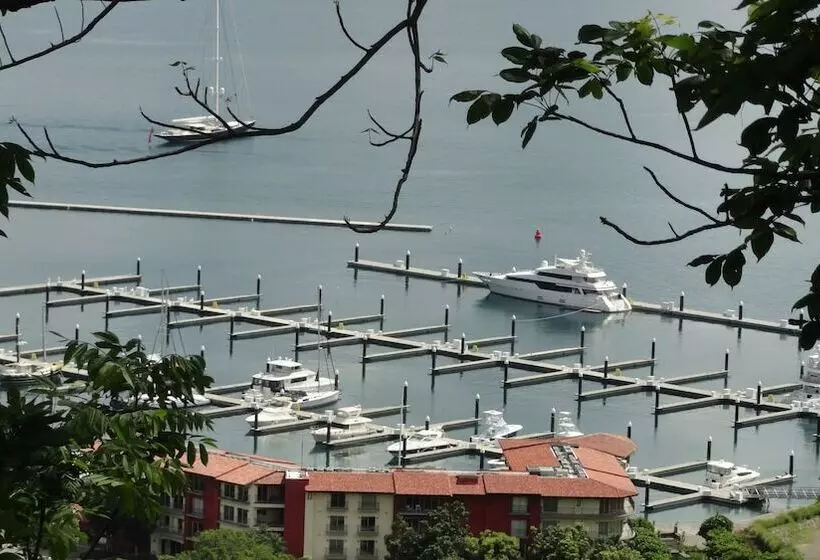 فندق Colono Beach