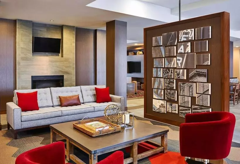 هتل Four Points By Sheraton Fargo Medical Center