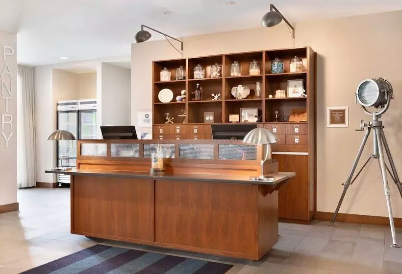 هتل Four Points By Sheraton Fargo Medical Center