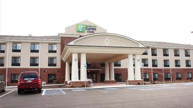ホテル Holiday Inn Express & Suites Cumberland   La Vale, An Ihg