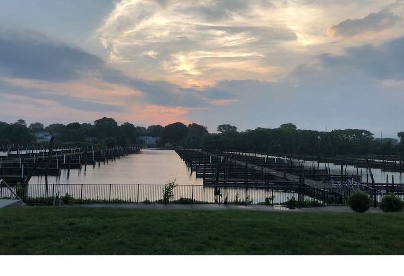 فندق Holiday Inn Express & Suites Port Huron, An Ihg