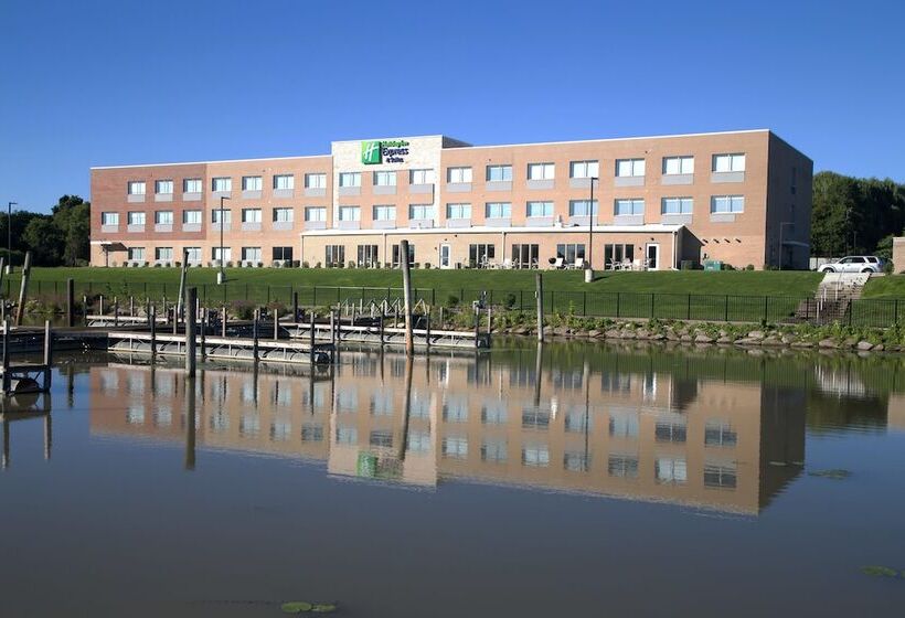 فندق Holiday Inn Express & Suites Port Huron, An Ihg