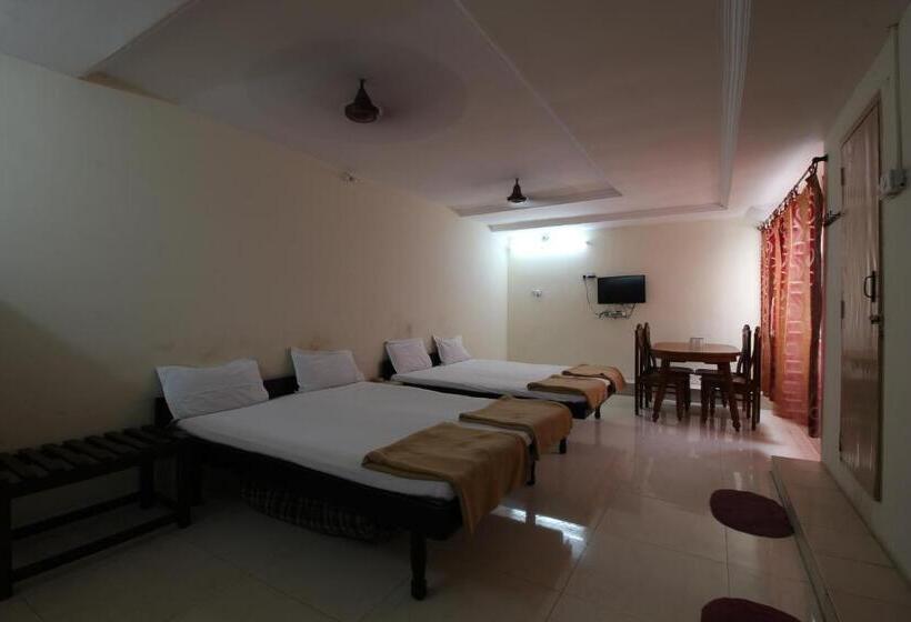 ホテル Maya Deluxe