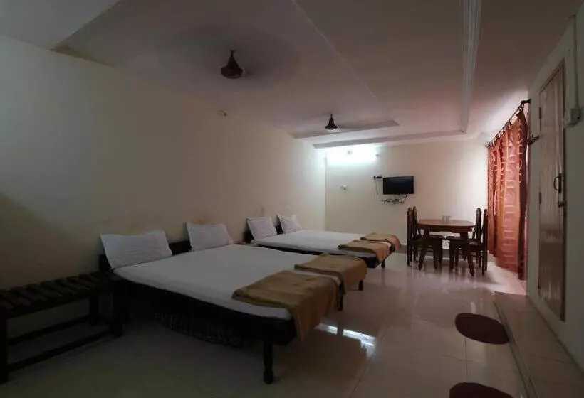 ホテル Maya Deluxe