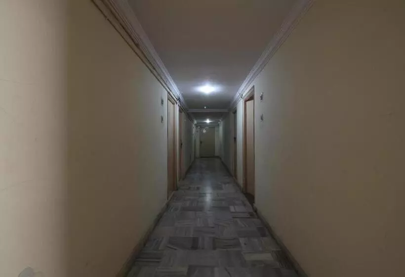 ホテル Maya Deluxe