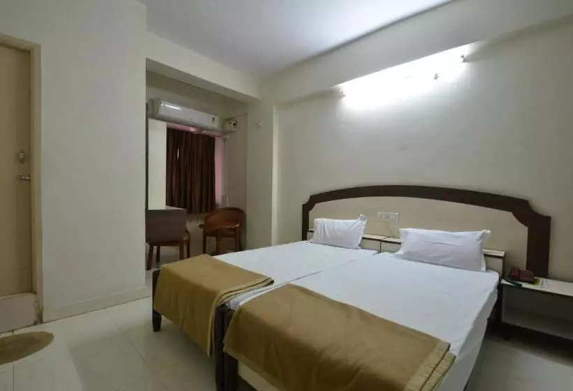 ホテル Maya Deluxe