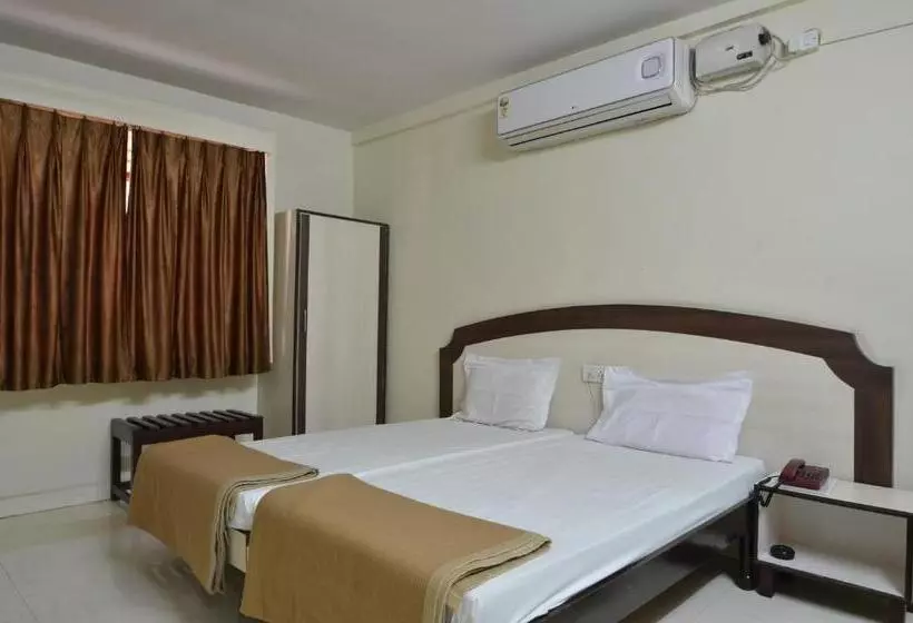 ホテル Maya Deluxe