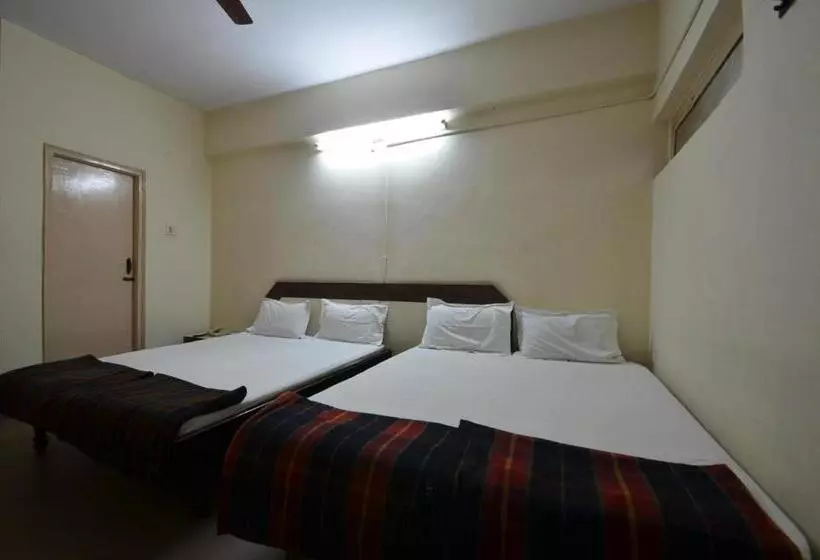 ホテル Maya Deluxe