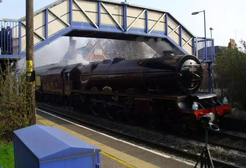 בית מלון כפרי Railway Inn