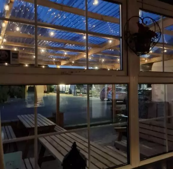 בית מלון כפרי Railway Inn