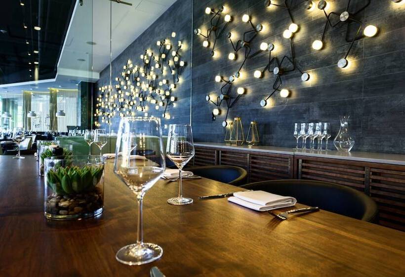 The Envoy Hotel, Autograph Collection