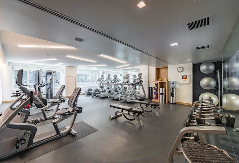 The Envoy Hotel, Autograph Collection