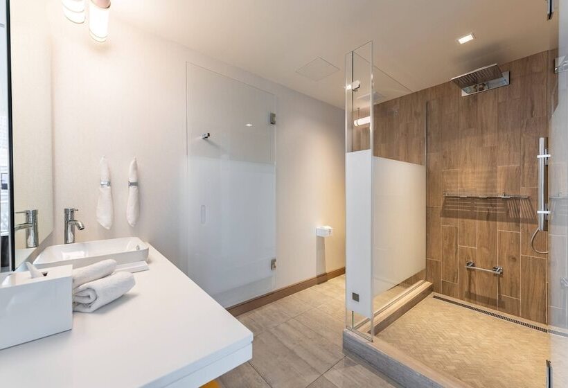 The Envoy Hotel, Autograph Collection