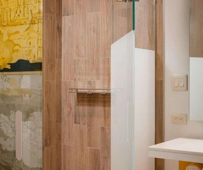 The Envoy Hotel, Autograph Collection