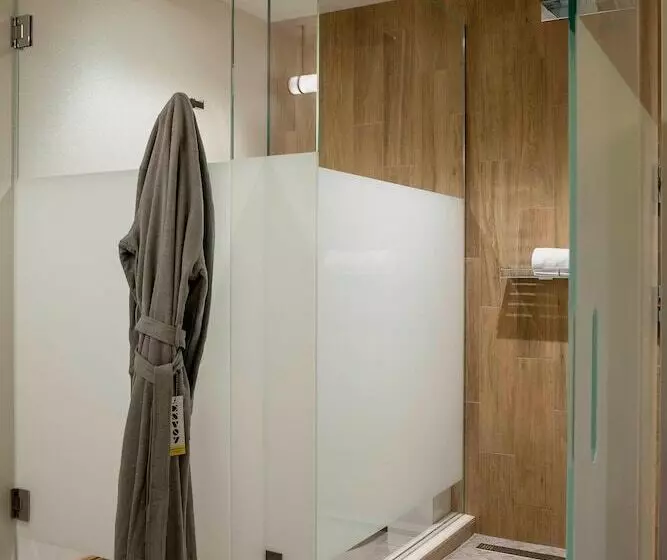 The Envoy Hotel, Autograph Collection