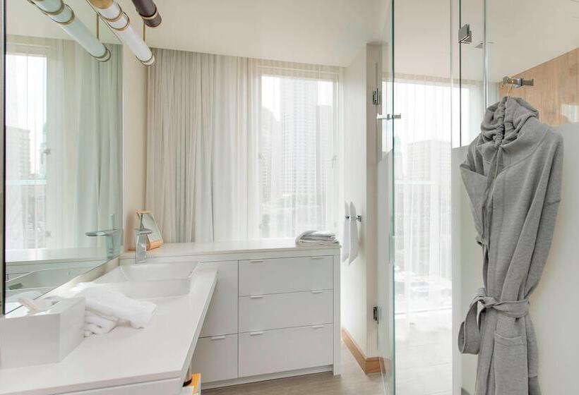 The Envoy Hotel, Autograph Collection