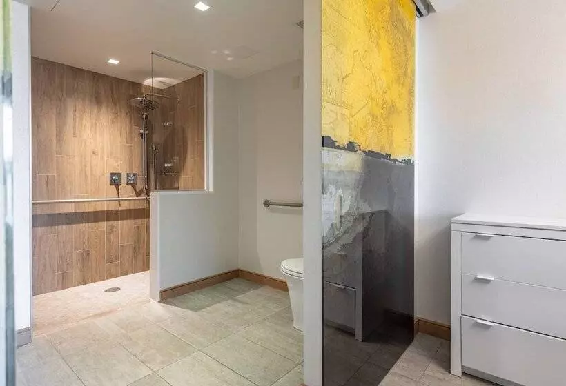 The Envoy Hotel, Autograph Collection