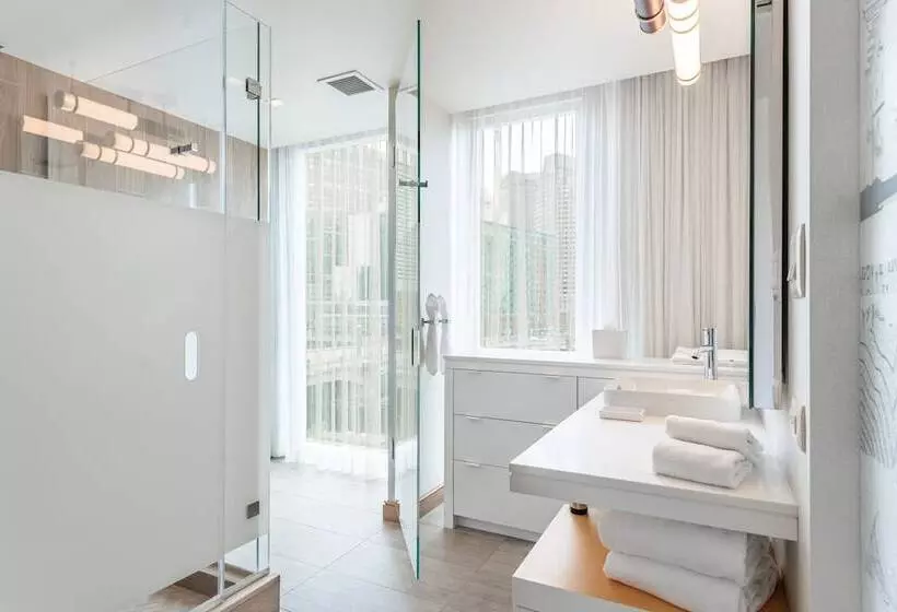 The Envoy Hotel, Autograph Collection