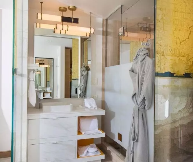 The Envoy Hotel, Autograph Collection