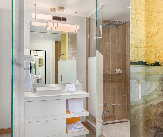 The Envoy Hotel, Autograph Collection