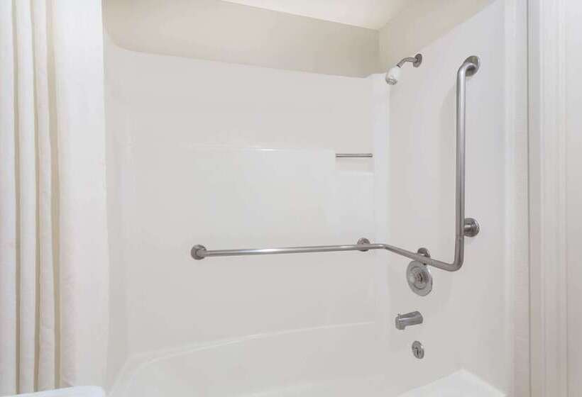 فندق على الطريق Travelodge By Wyndham Reno