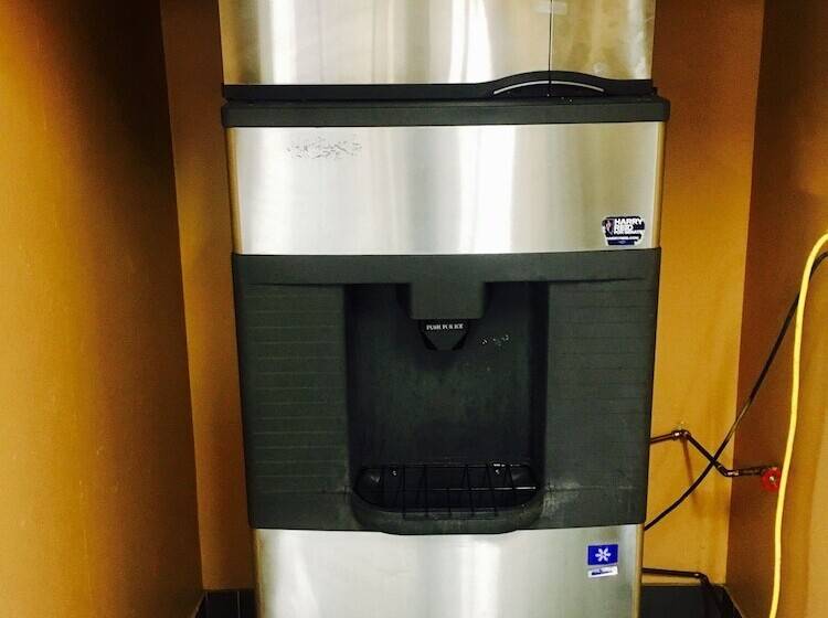 فندق على الطريق Travelodge By Wyndham Reno