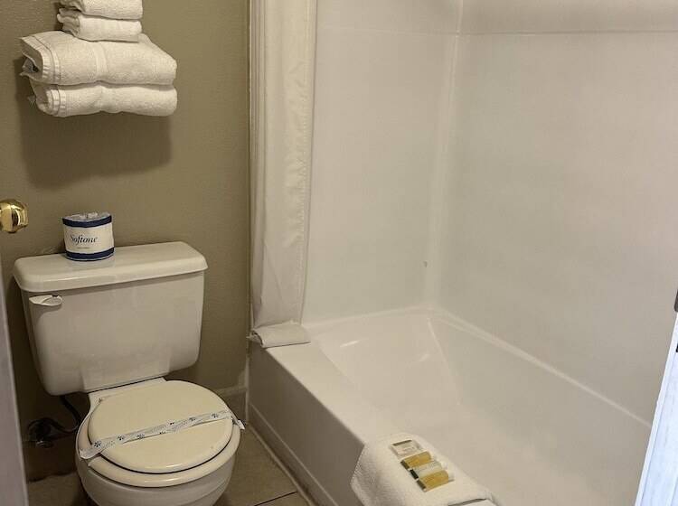 فندق على الطريق Travelodge By Wyndham Reno