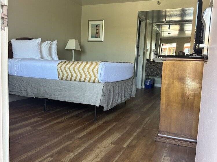 فندق على الطريق Travelodge By Wyndham Reno