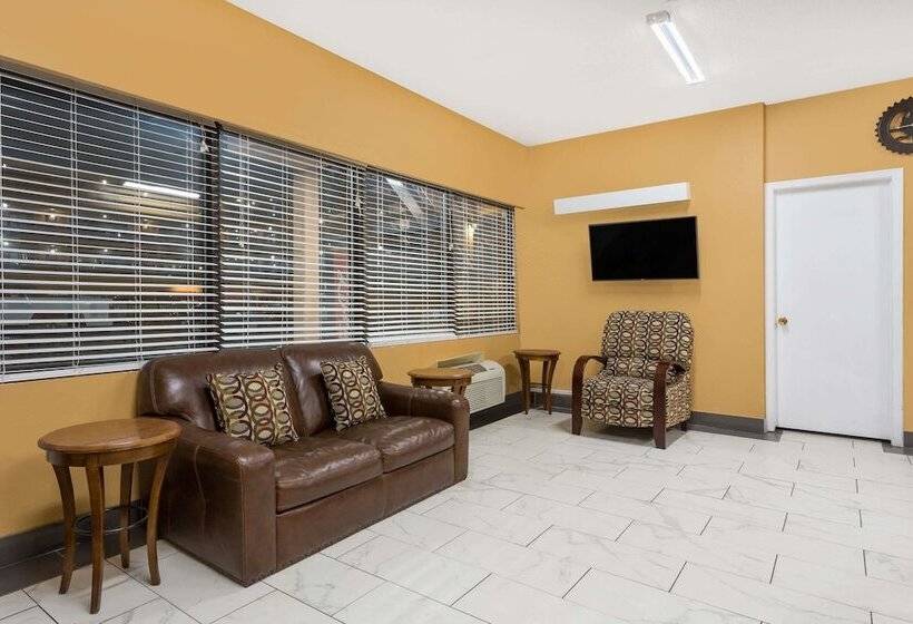 فندق على الطريق Travelodge By Wyndham Reno